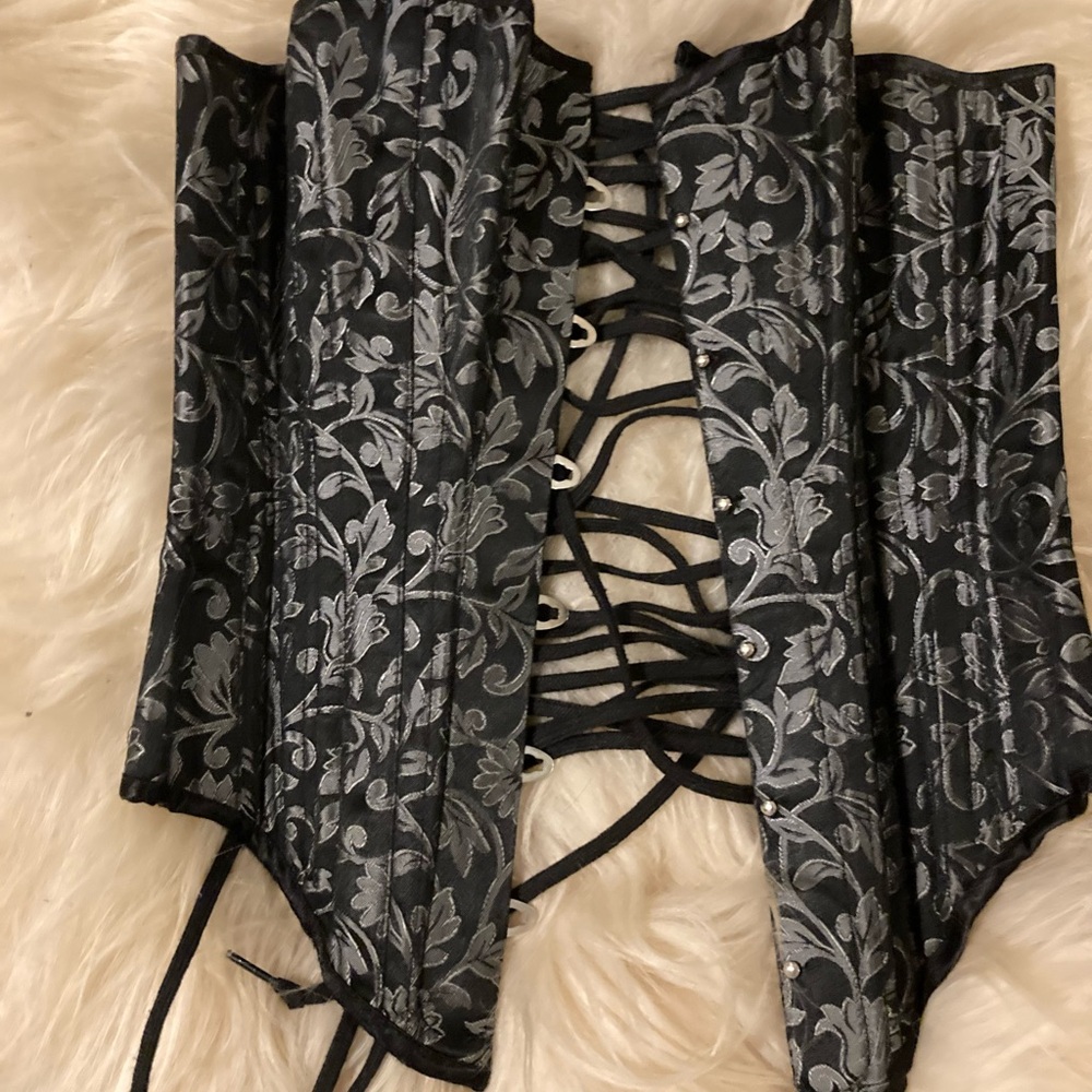Long boned corset